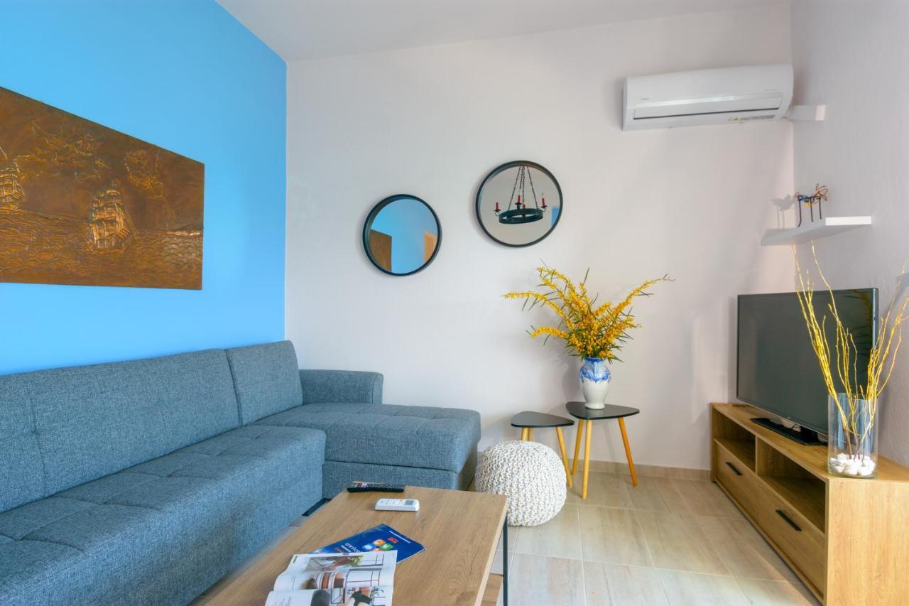Margarita'S Seafront Luxury Apartment Elounda  Exterior photo